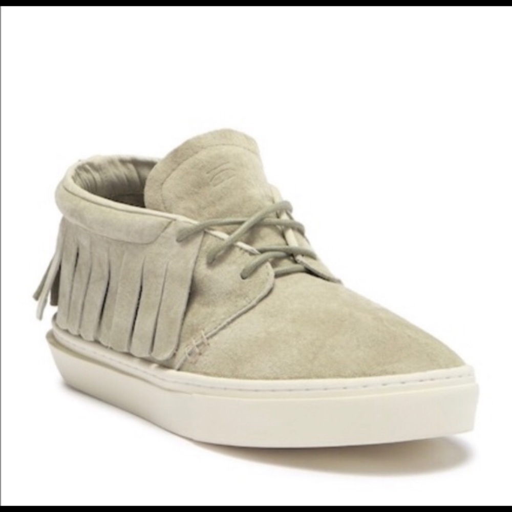 Clear weather suede fringe sneakers